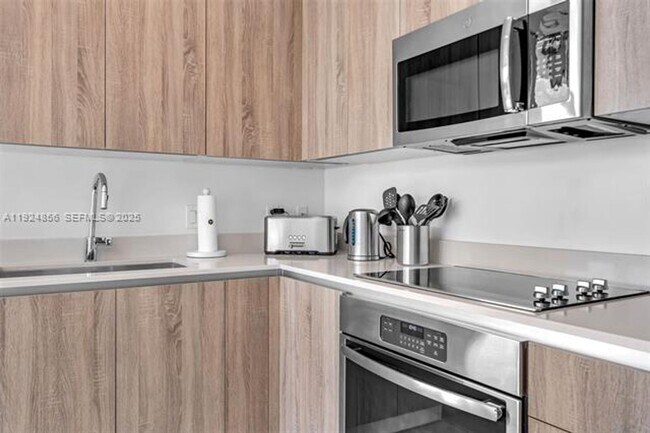 Building Photo - 3900 Biscayne Blvd