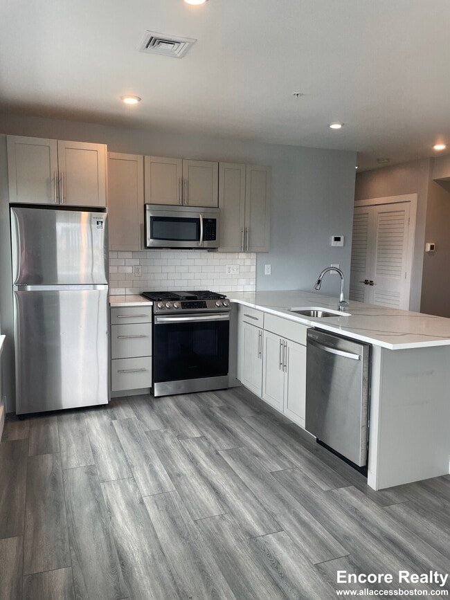 Building Photo - 55 W Fifth St