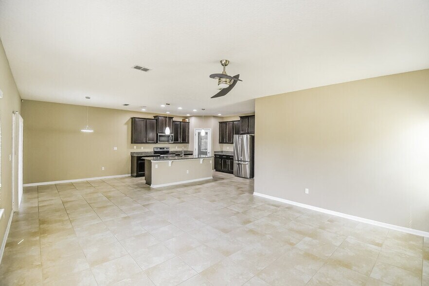 Building Photo - 918 Glendale Ln