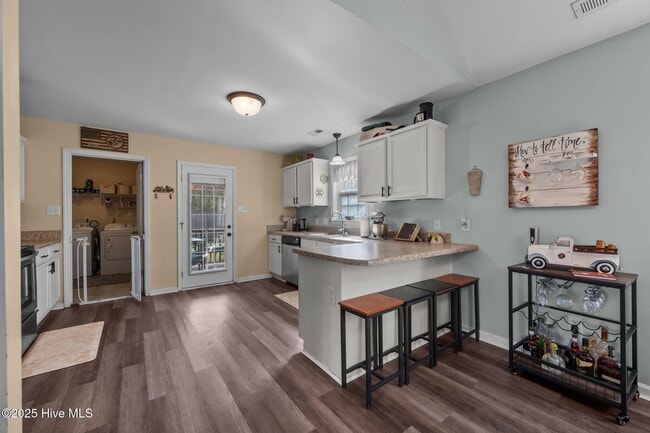 Building Photo - 1006 Hollyfield Ct