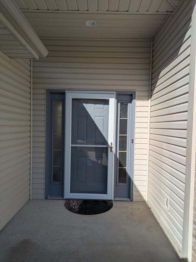 Building Photo - 2601 Quartz Ln
