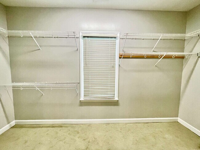 Building Photo - Spacious 3-Bedroom Nest with 2.5 Baths And...