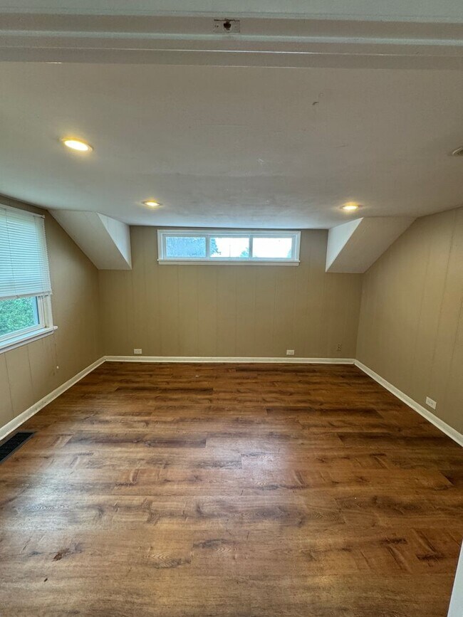 Building Photo - Cute 3 Bedroom 2 Bath in Lakewood!