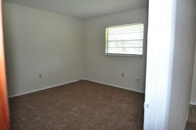 Building Photo - ALTAMONTE SPRINGS: 3 bed/1.5 bath home in ...