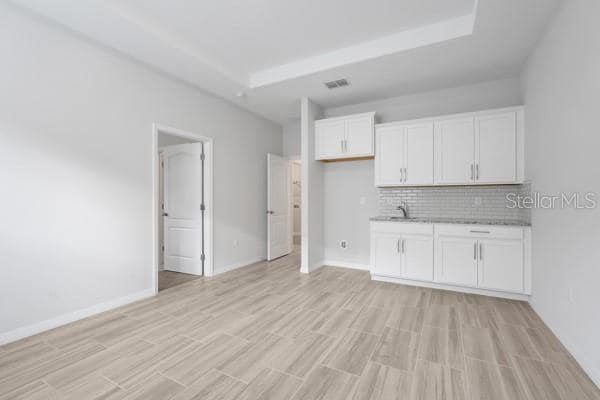 Building Photo - 2398 Greenwood Oak Dr