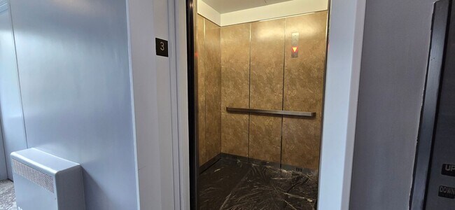 Building Photo - Everything is new! Harvard Sq! Walk to T! Large 1bd with balcony! Parking included!