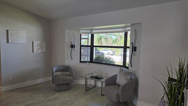 Building Photo - 670 Nobles St