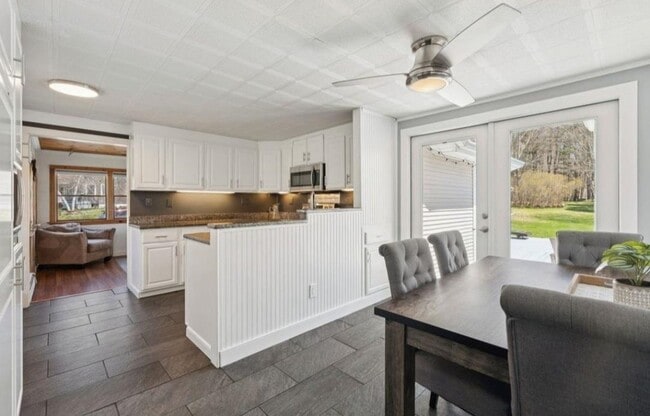 Building Photo - 510 Sagamore Rd
