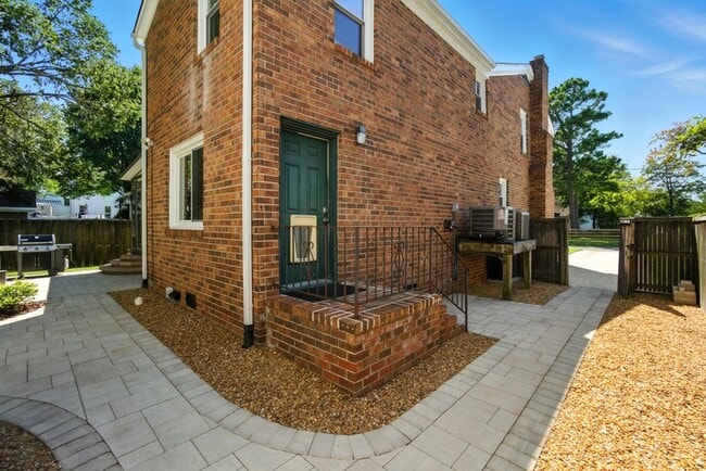 Building Photo - 6314 Richmond Pl
