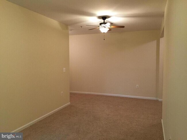 Building Photo - 11402 Gate Hill Pl