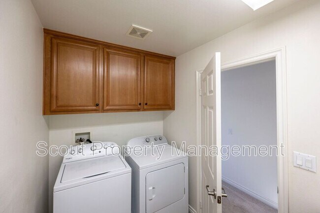 Building Photo - 27411 Lock Haven Ct