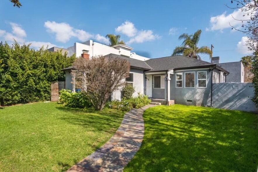 Building Photo - 1488 S Durango Ave