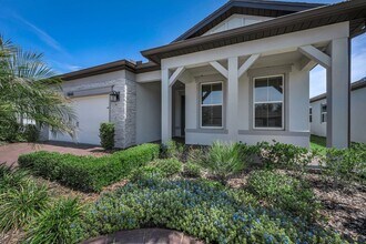 Building Photo - Large Spacious 2 bedroom 2 bath in Del Web