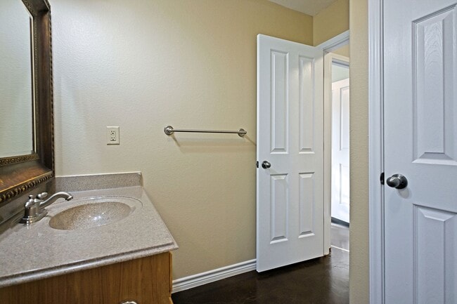 Building Photo - 2223 Sun Chase Blvd