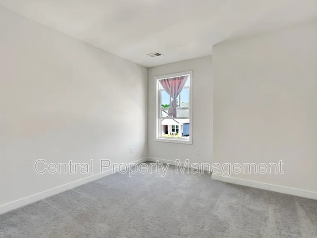 Building Photo - 106 Barred Owl Rd