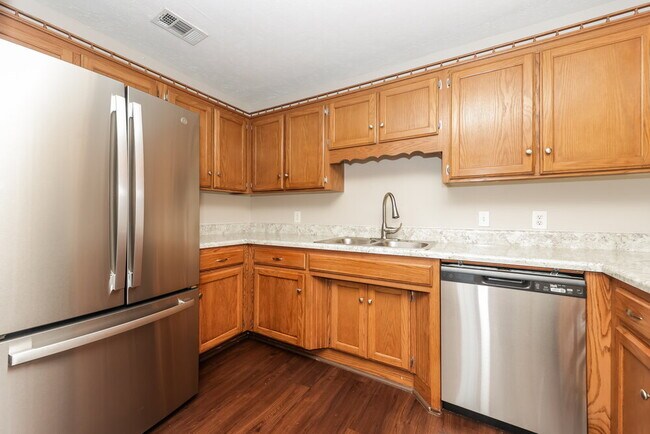 Building Photo - 605 Freedom Ct