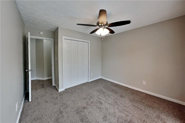 Building Photo - 170 Sterling Dr