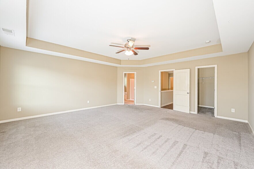 Building Photo - 124 Hill Crest Cir