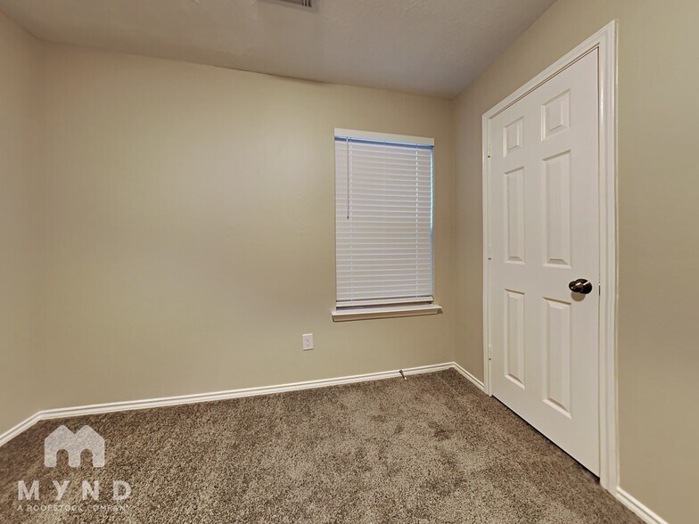 Building Photo - 3523 Avalon Castle Dr