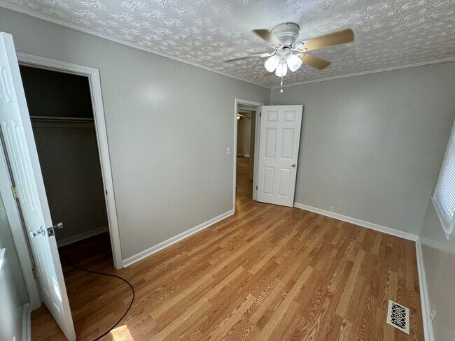 Building Photo - Milledge Ave Ext 1693/1695