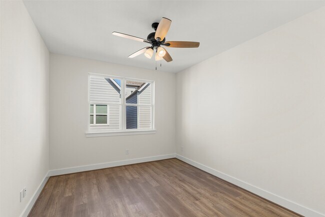 Building Photo - 1807 Palmetto Landing Dr