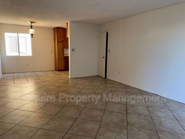 Building Photo - 2070 N Ventura Rd