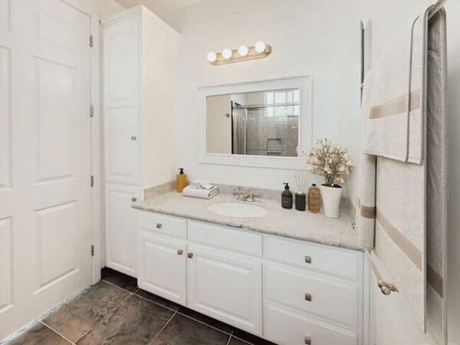 Building Photo - Multi-Generational 5-Bedroom, 4 Bath Home ...