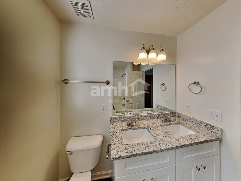Building Photo - 3408 Ravenel Ct