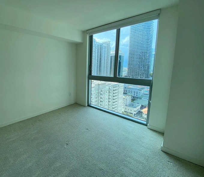 Building Photo - 1100 S Miami Ave