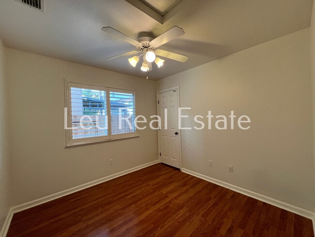 Building Photo - 1514 Loon Lake St