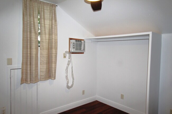 Building Photo - 2BR Home Near UWF, Davis Hwy & 9 Mile Rd –...