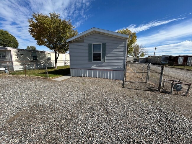 Building Photo - 3 Bed 2 Bath Updated Mobile Home w/ Fenced Yard & Many Amenities