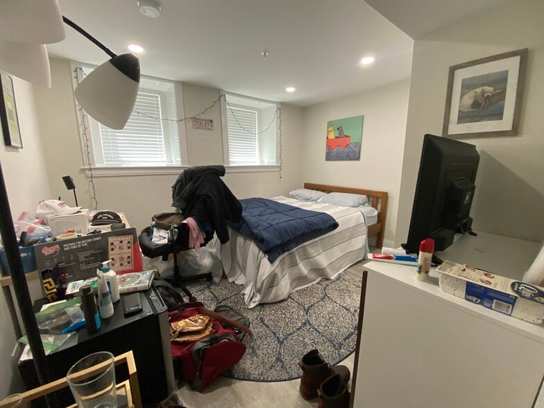 Building Photo - 153 Foster St