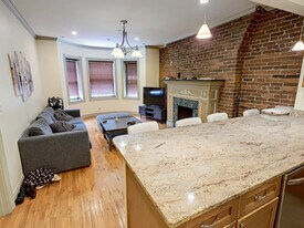 Building Photo - 531 Newbury St