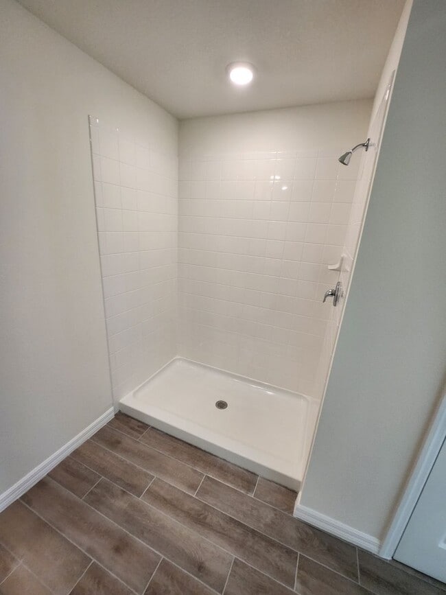 Building Photo - Spacious 4-Bedroom Modern Home in Oaks Preserve – Perfect Gainesville Location