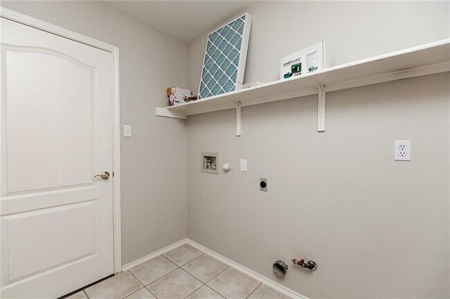 Building Photo - 17002 Hillside Dr
