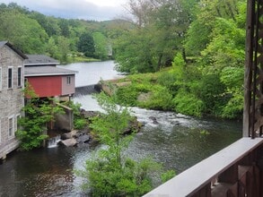 Building Photo - 18 Main St