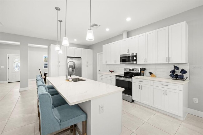 Building Photo - 501 Florida Cir N