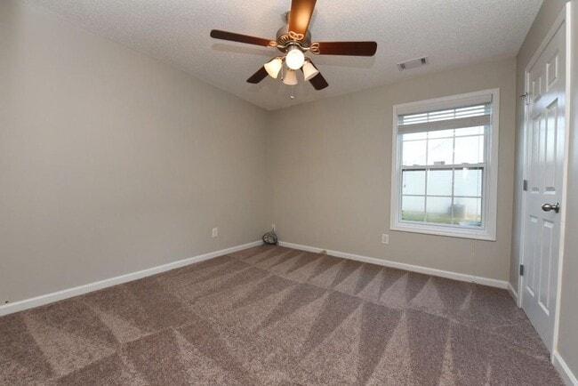 Building Photo - 1417 Faith Dr