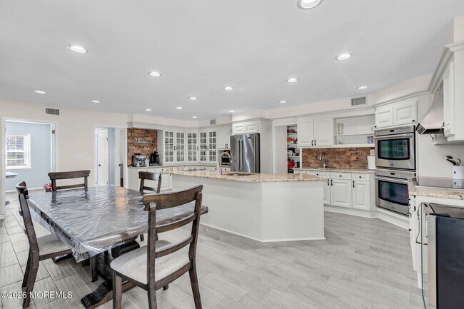 Building Photo - 22 Collingwood Rd