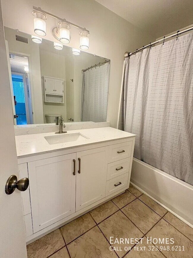 Building Photo - 12830 Burbank Blvd