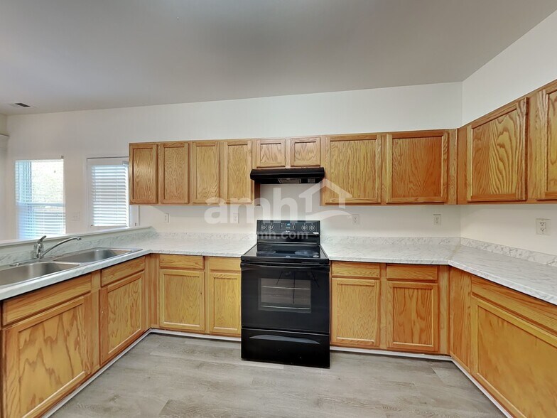 Building Photo - 2101 Trace Creek Dr