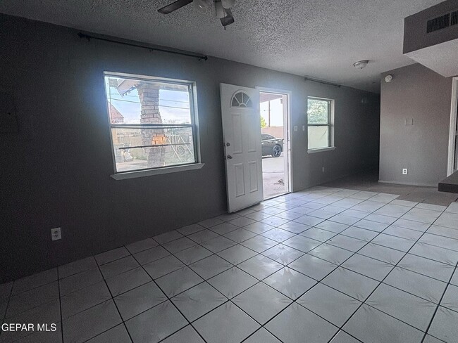 Building Photo - 7952 San Jose Rd