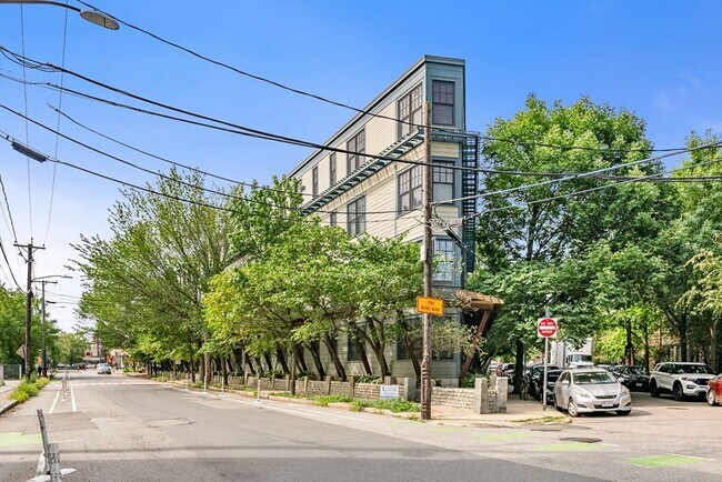 Building Photo - 432 Norfolk St