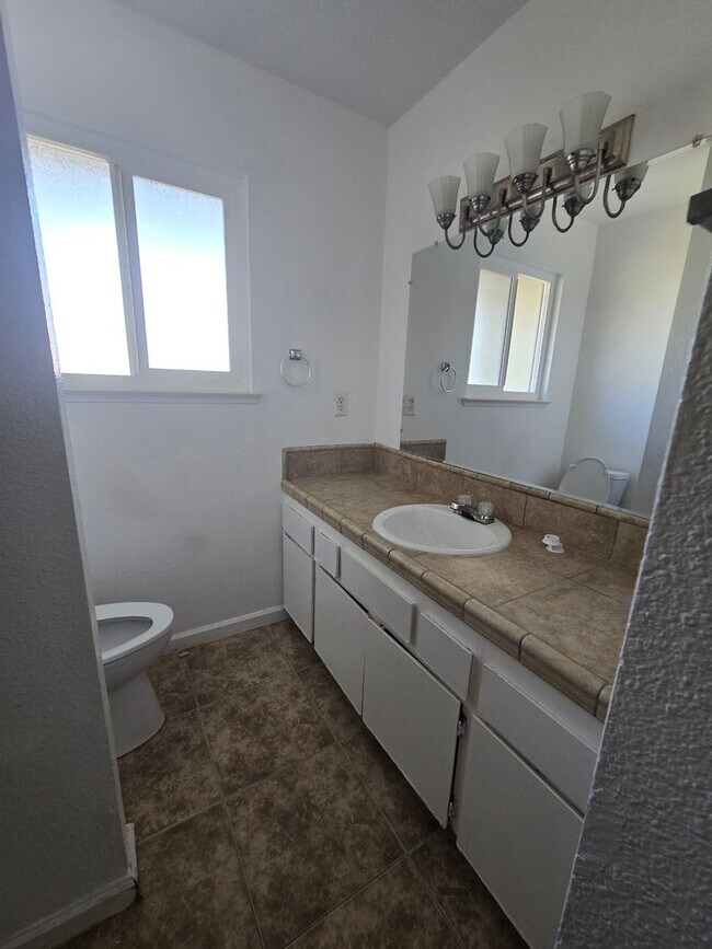 Building Photo - 4 Br 2 Ba available now