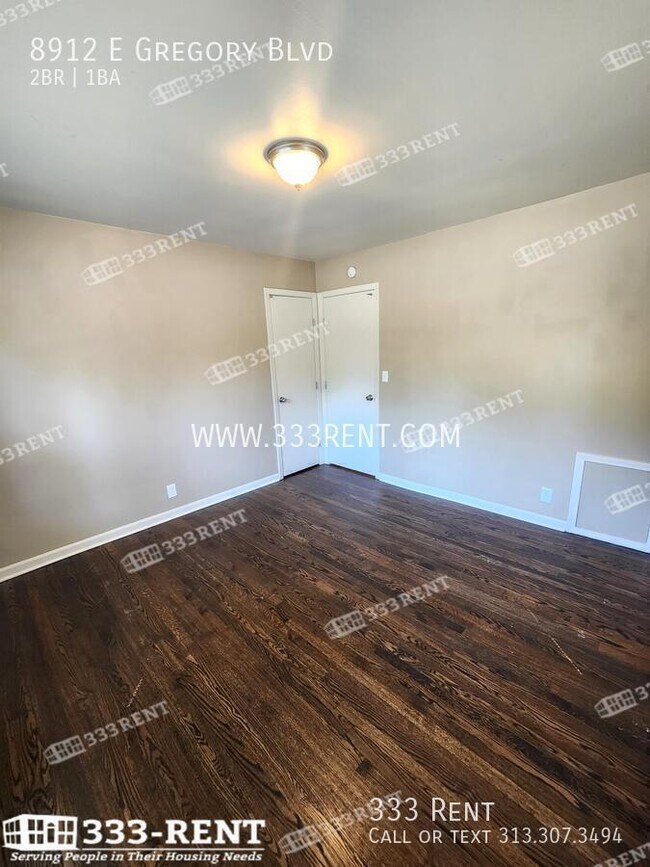 Building Photo - 8912 E Gregory Blvd