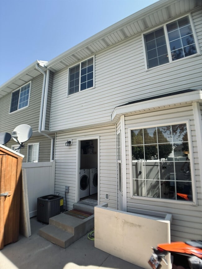 Building Photo - 338 Spring Creek Pkwy