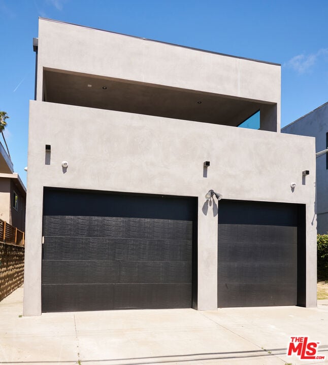 Building Photo - 2411 Abbot Kinney Blvd