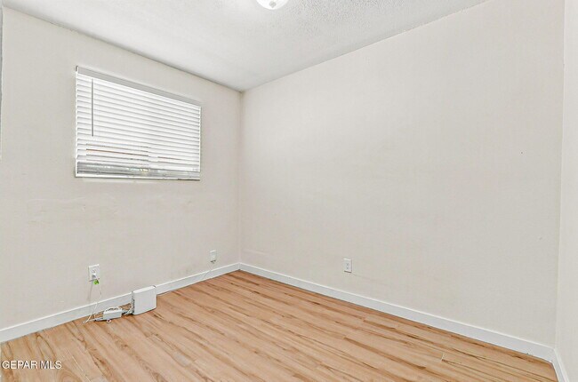 Building Photo - 10532 Goodman St