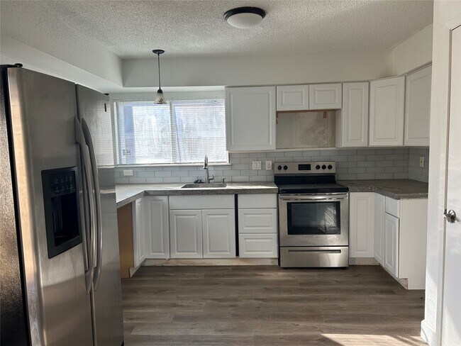 Building Photo - 6119 Dryad Dr